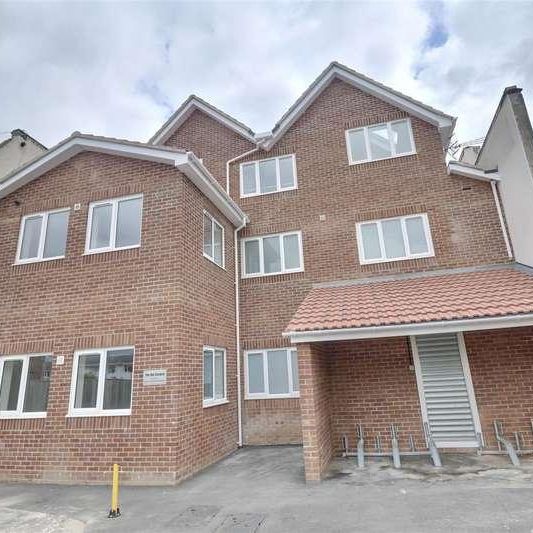 Brockhurst Road, Gosport - Photo 1