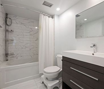 701 King St W #301 - Photo 2