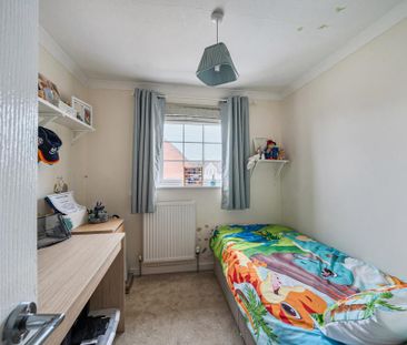 4 bedroom semi-detached house to rent - Photo 5