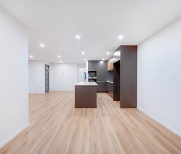 Beautiful Family Home! - Photo 5