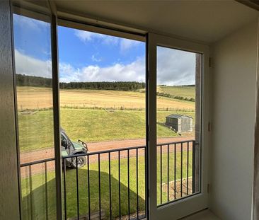 2 bedroom end of terrace house to rent - Photo 3