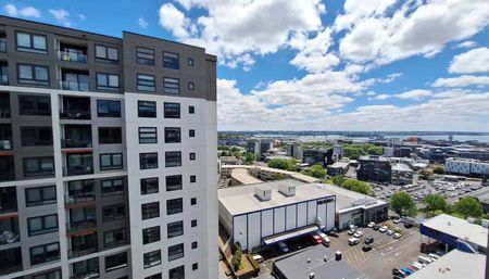 Great harbour views - Photo 5