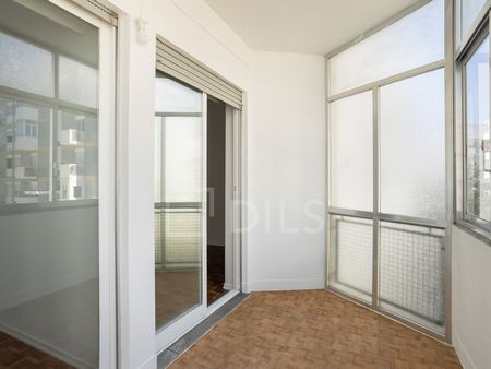 Apartamento T3+1, próximo da praia, para arrendamento no Estoril - Photo 2