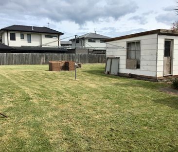 30 Cricklewood Avenue, Frankston - Photo 2