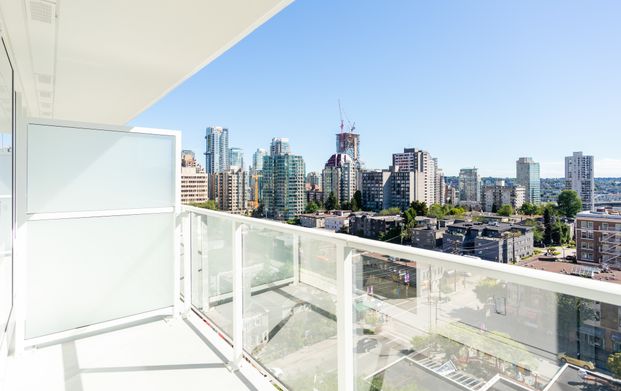 1108 Pendrell Street, Vancouver - Photo 1
