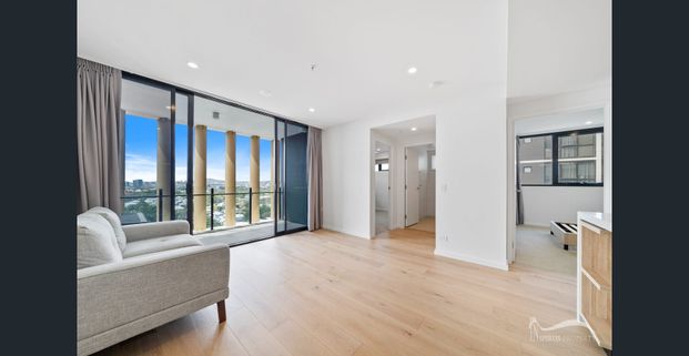 NEW DESHON - Unblocked City View Modern Apartment - Photo 1