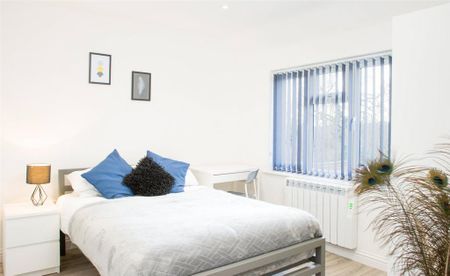 6 bedroom semi-detached house to rent - Photo 5