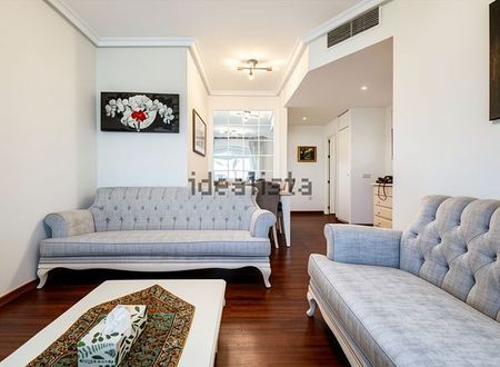 Alquiler de piso en Calle Río Danubio - Photo 2