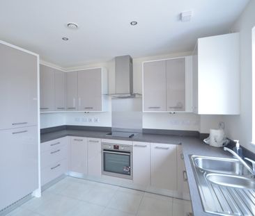 Augustine Apartment, Hawker Drive, Addlestone, KT15 - Photo 1