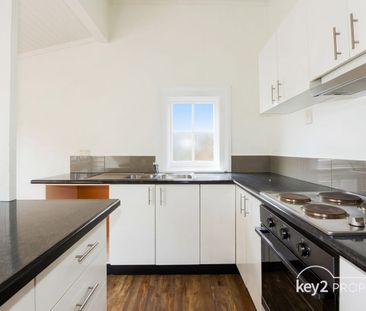 3 Bedroom Home Full of Character - Photo 3