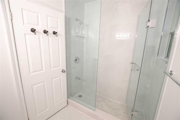 For Lease - 1104 College Street Unit# 2nd floor, Toronto, Ontario - Photo 1