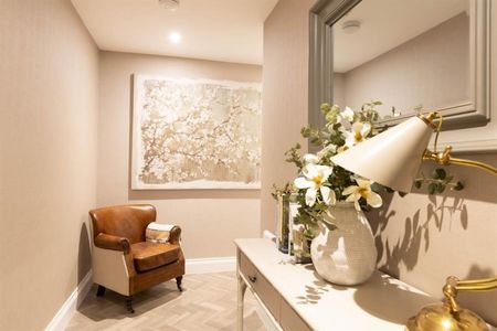 1 Bedroom Apartment To Let - Photo 2