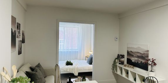 Studio - Ontario - Photo 2