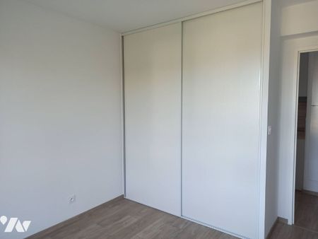 COMBOURG CENTRE - APPARTEMENT T3 avec terrasse - Photo 3