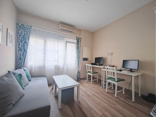 Estudio de alquiler en Calle de Montesa, Lista - Photo 1