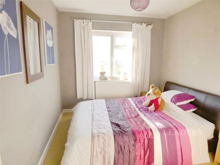 3 bedroom semi-detached house to rent - Photo 2