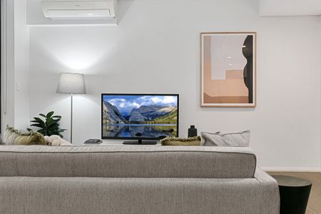 Urba Apartments - 13 month lease term - Photo 2