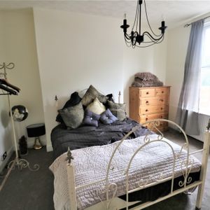 2 Bedroom Flat To Rent in Nottingham - Photo 2