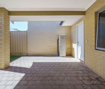 Easy Care Villa For your Family - Photo 2