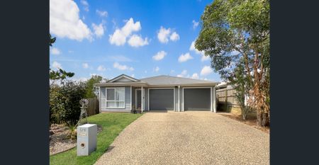 Stylish 2 Bedroom Retreat in Peaceful Boronia Heights - Photo 3