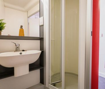 First Floor Six Bed Cluster - Photo 5