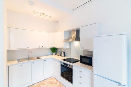 1 bedroom in a flat share to rent - Photo 4