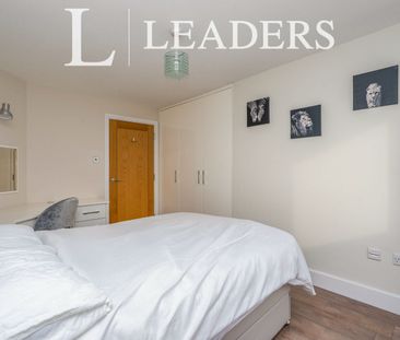 2 bedroom apartment to rent Brecon House, The Canalside, Portsmouth... - Photo 1