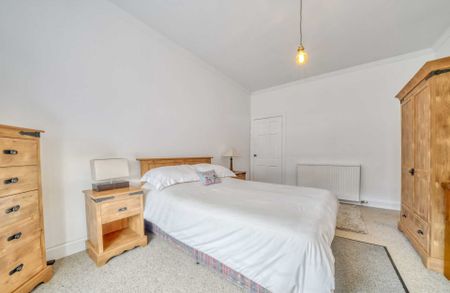 Price £895 pcm - Available Now - Unfurnished - Photo 5