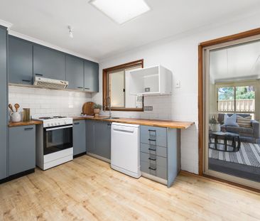 Spacious 3-Bedroom Townhouse - Photo 6