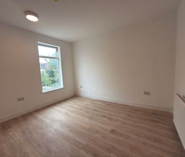 5 Bed Terraced House, Vernon Road, IG3 - Photo 3