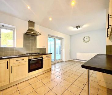 3 bedroom semi-detached house to rent - Photo 4