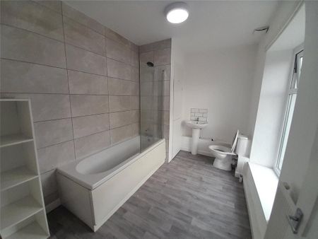 2 bedroom terraced house to rent - Photo 4