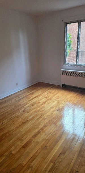 3 1/2 ensoleillé, près de l'université etc. - Photo 1