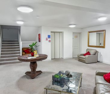 2 bedroom retirement property to rent - Photo 2