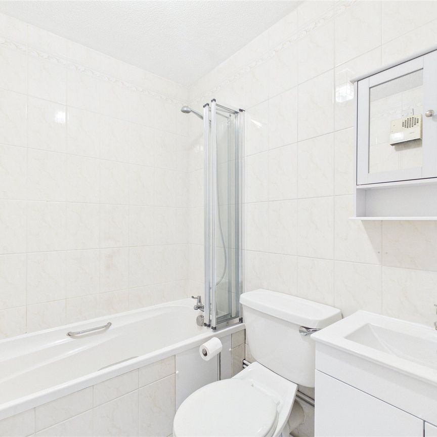 2 bedroom Flat in Ludlow Road, Maidenhead - Photo 1