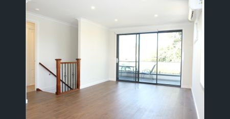 Brand new townhouse for rent! - Photo 2