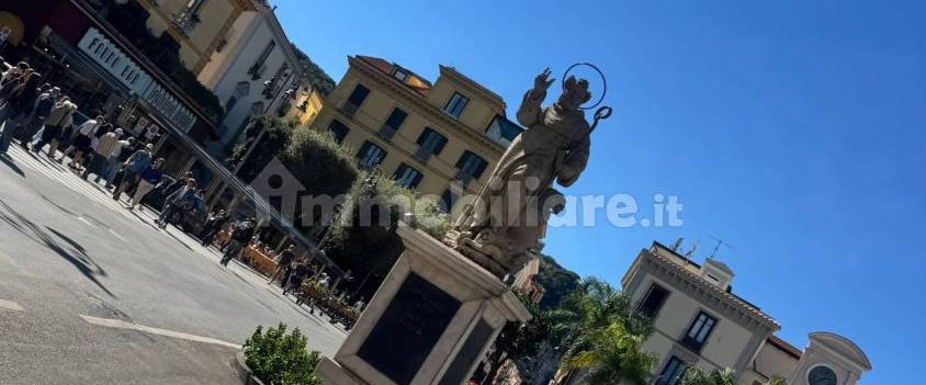 Quadrilocale da ristrutturare, primo piano, Sorrento - Photo 1