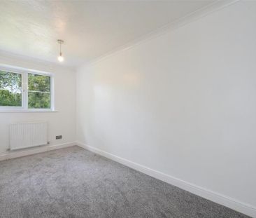 4 bedroom detached house to rent - Photo 4