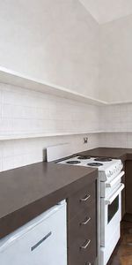 Furnished or Unfurnished, Light Filled Apartment Across the road from Bondi Beach! - Photo 3