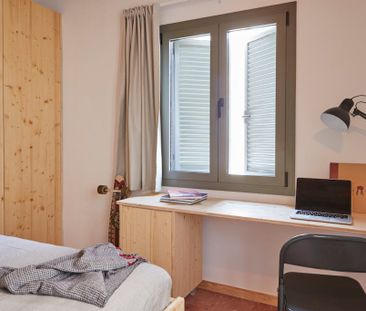 Carrer de lEncarnació, Barcelona, Catalonia 08025 - Photo 4