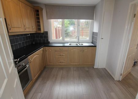 3 bedroom semi-detached house to rent - Photo 4