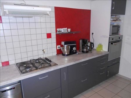 Location Maison de ville 5 pièces 107 m2 à Castelnau-de-Médoc - Photo 4