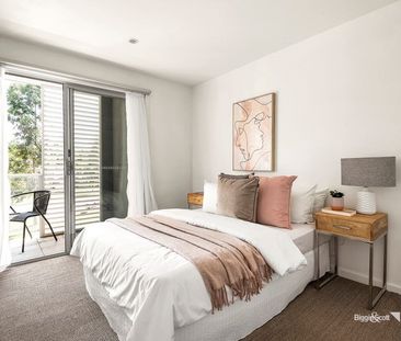 BEAUTIFUL HOME LOCATED IN BUNDOORA - Photo 3