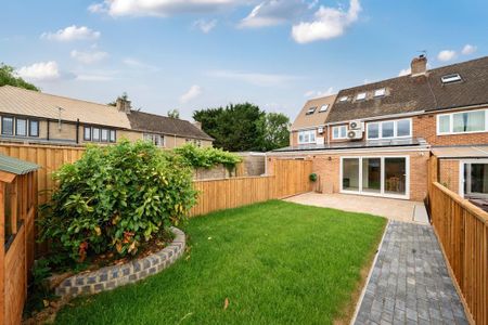 4 bedroom terraced house to rent - Photo 4