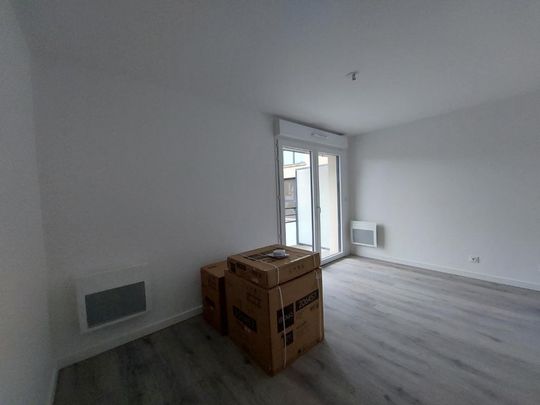Location Appartement 2 pièces 41m² NOTRE DAME DE BONDEVILLE 76960 - Photo 1