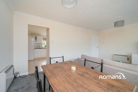 3 bedroom flat to rent - Photo 2
