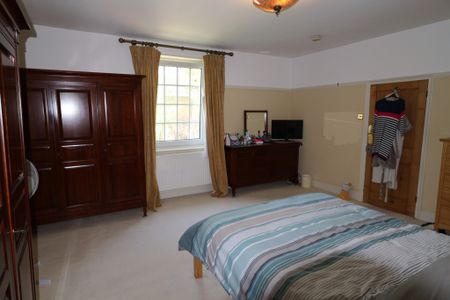4 bedroom House To Let in Chelmsford - Photo 3