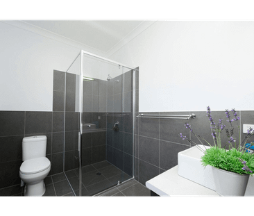 Stylish 4-Bedroom House in Vibrant Newtown - Photo 1