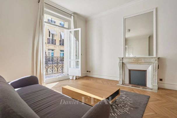 Tout savoir sur cet appartement dans le quartier Triangle d'Or, à Paris 8ème - Photo 1