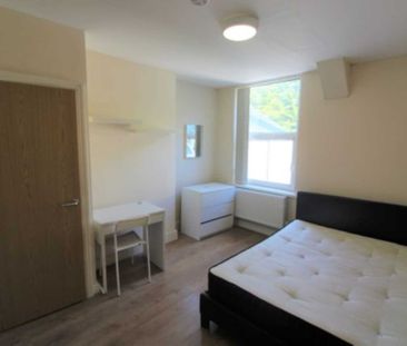 Price £680 pcm - Available Now - Furnished - Photo 2